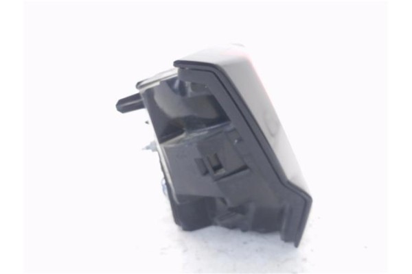 Recambio de piloto porton trasero izquierdo para peugeot 3008 1.2 allure referencia OEM IAM 9810477880 81560101 