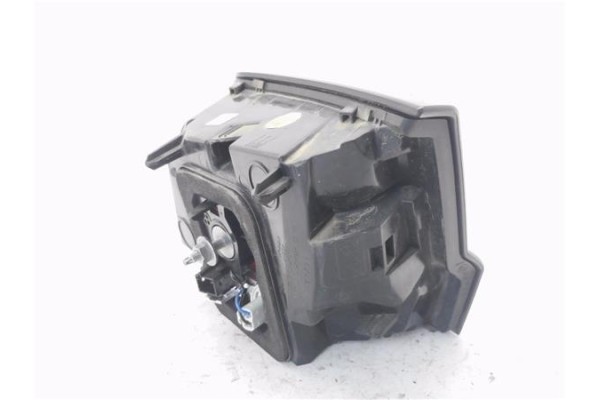 Recambio de piloto porton trasero izquierdo para peugeot 3008 1.2 allure referencia OEM IAM 9810477880 81560101 