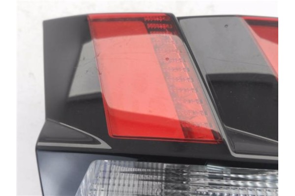 Recambio de piloto porton trasero izquierdo para peugeot 3008 1.2 allure referencia OEM IAM 9810477880 81560101 