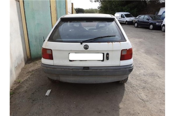 opel astra f berlina del año 1992