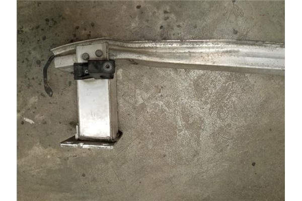 Recambio de refuerzo paragolpes para audi sq5 (8r) 3.0 tdi quattro referencia OEM IAM 8R0807134C 8R0807133A 