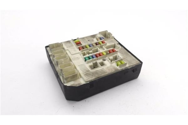 Recambio de módulo electrónico para renault megane iii berlina 5p 1.5 expression referencia OEM IAM 284B60008R  