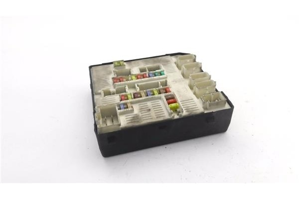 Recambio de módulo electrónico para renault megane iii berlina 5p 1.5 expression referencia OEM IAM 284B60008R  