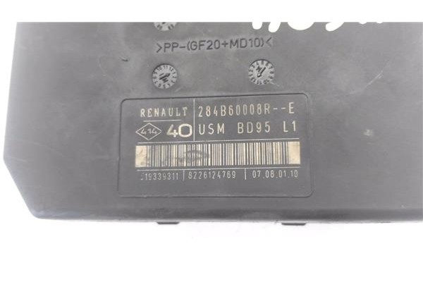 Recambio de módulo electrónico para renault megane iii berlina 5p 1.5 expression referencia OEM IAM 284B60008R  