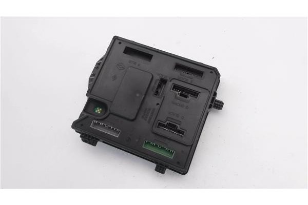 Recambio de módulo electrónico para renault megane iii berlina 5p 1.5 expression referencia OEM IAM 284B17882R S180098101 