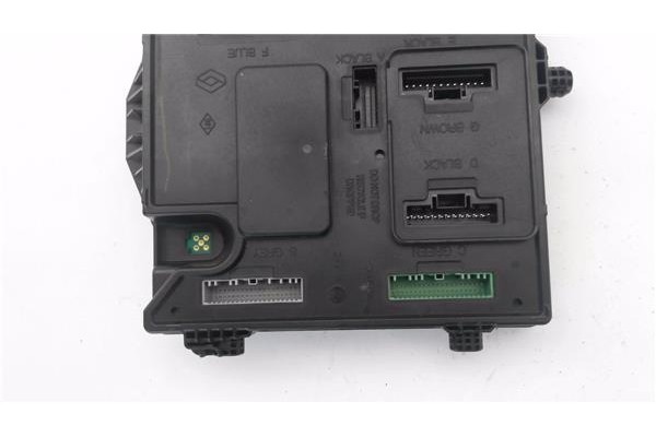 Recambio de módulo electrónico para renault megane iii berlina 5p 1.5 expression referencia OEM IAM 284B17882R S180098101 