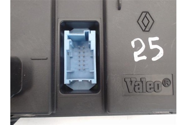 Recambio de mandos climatizador para renault clio iii referencia OEM IAM (8200296683) (69340020) 