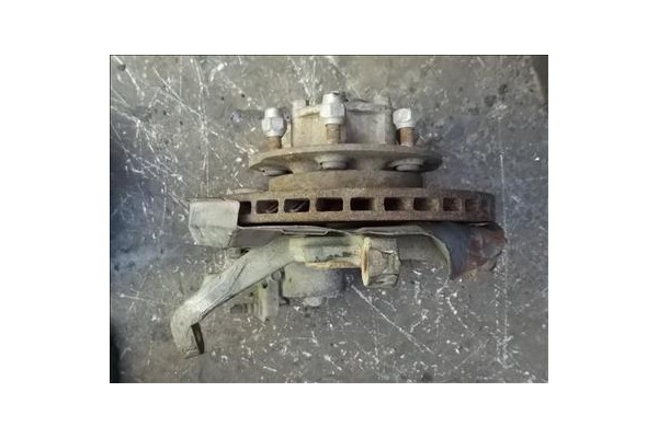 Recambio de mangueta delantero izquierda para mitsubishi l 200 (k70) 2.5 td (k64t) referencia OEM IAM   