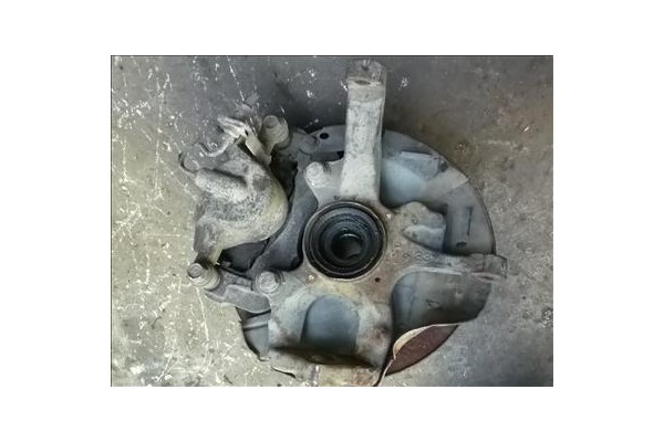 Recambio de mangueta delantero izquierda para mitsubishi l 200 (k70) 2.5 td (k64t) referencia OEM IAM   