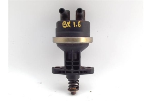 Recambio de bomba combustible para citroen bx berlina 1.6 16 trs referencia OEM IAM 8228923  