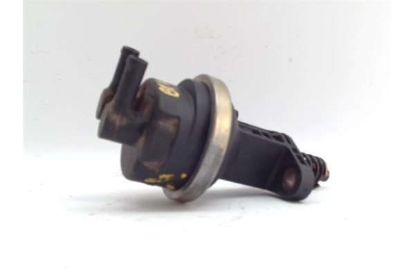 Recambio de bomba combustible para citroen bx berlina 1.6 16 trs referencia OEM IAM 8228923  