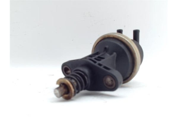 Recambio de bomba combustible para citroen bx berlina 1.6 16 trs referencia OEM IAM 8228923  