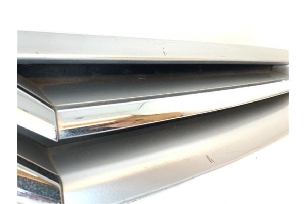 Recambio de rejilla capo para citroen xsara picasso 1.6 referencia OEM IAM 9650059377  