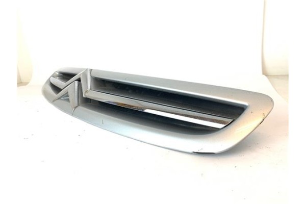Recambio de rejilla capo para citroen xsara picasso 1.6 referencia OEM IAM 9650059377  