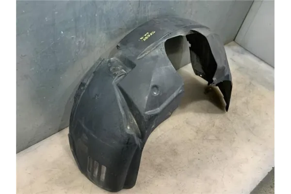 Recambio de protector pase rueda delantero derecho para ford fiesta vi 1.25 referencia OEM IAM 1868568  