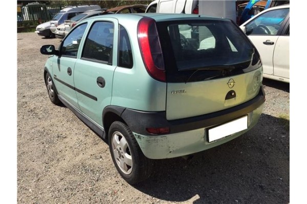 opel corsa c (2000) del año 
