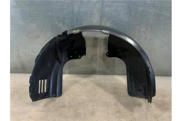 Recambio de protector pase rueda delantero izquierdo para ford fiesta vi 1.25 referencia OEM IAM 1868570  