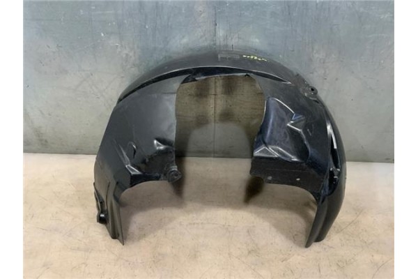 Recambio de protector pase rueda delantero izquierdo para ford fiesta vi 1.25 referencia OEM IAM 1868570  
