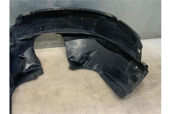 Recambio de protector pase rueda delantero izquierdo para ford fiesta vi 1.25 referencia OEM IAM 1868570  