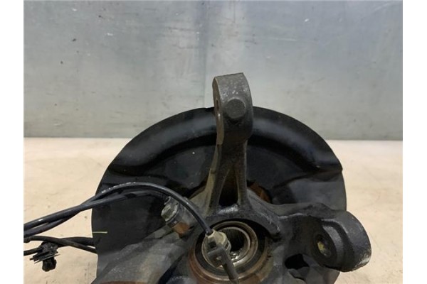 Recambio de mangueta delantero derecha para mitsubishi space star (a00) 1.2 motion referencia OEM IAM 3870A116  