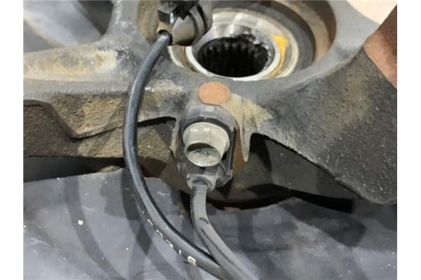 Recambio de mangueta delantero derecha para mitsubishi space star (a00) 1.2 motion referencia OEM IAM 3870A116  