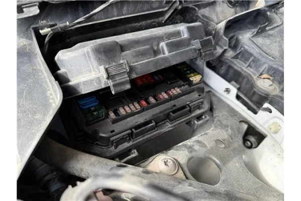 Recambio de caja fusibles/rele para bmw serie 1 berlina 5p (f20) 2.0 116d referencia OEM IAM 61149224866  