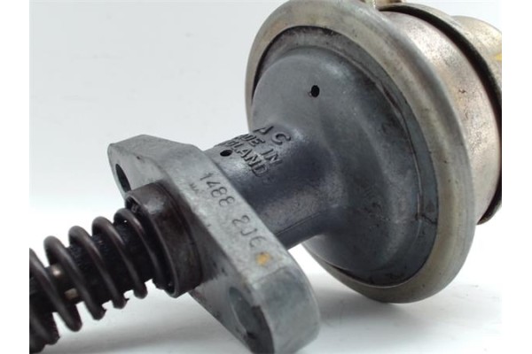 Recambio de bomba combustible para opel kadett e 1.6 beauty berlina referencia OEM IAM 14882J6  