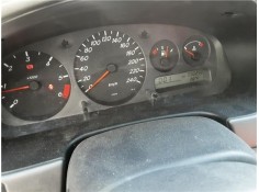 nissan primera berlina (p11) del año 2000