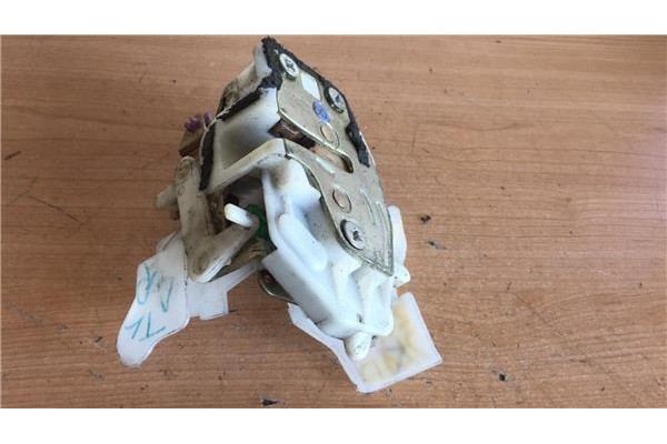 Recambio de cierre electromagnetico trasero derecho para honda civic berlina 5 (eu7/8) 1.4i ls referencia OEM IAM   