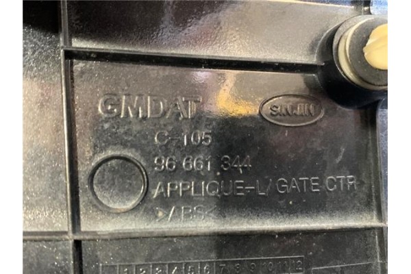 Recambio de moldura porton trasero para opel antara 2.2 selective referencia OEM IAM 96661344  