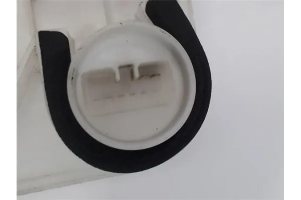 Recambio de cierre electromagnetico trasero derecho para mitsubishi asx (ga0w) 1.6 challenge 2wd referencia OEM IAM 5745A396  