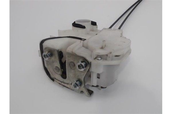 Recambio de cierre electromagnetico trasero izquierdo para mitsubishi asx (ga0w) 1.6 challenge 2wd referencia OEM IAM 5745A395  