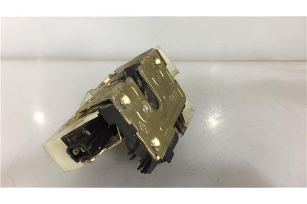 Recambio de cierre electromagnetico delantero derecho para renault megane i (ba0/1_) 1.6 i (ba0l) referencia OEM IAM   