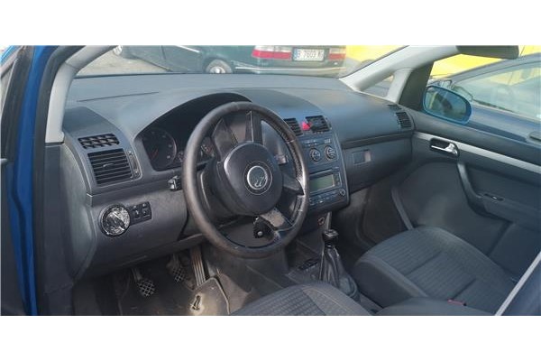 volkswagen touran (1t1) del año 2004