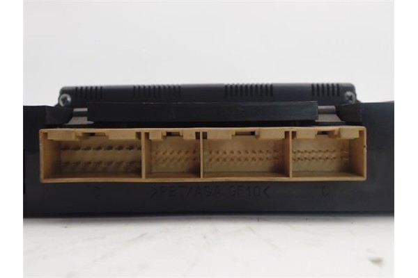 Recambio de mandos climatizador para audi a3 (8l) referencia OEM IAM 8L0820043D 5HB007608-04 