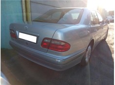 mercedes-benz clase e (bm 210) berlina del año 2001