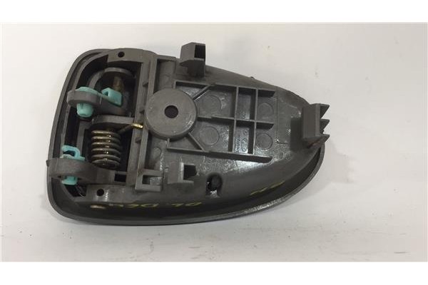 Recambio de manilla int. puerta delantero derecha para hyundai accent sedán (lc) 1.3 referencia OEM IAM 826202500  