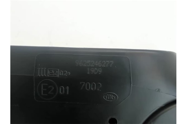 Recambio de retrovisor izquierdo para citroen xsara berlina 1.9 d referencia OEM IAM 9625246277 19D9 