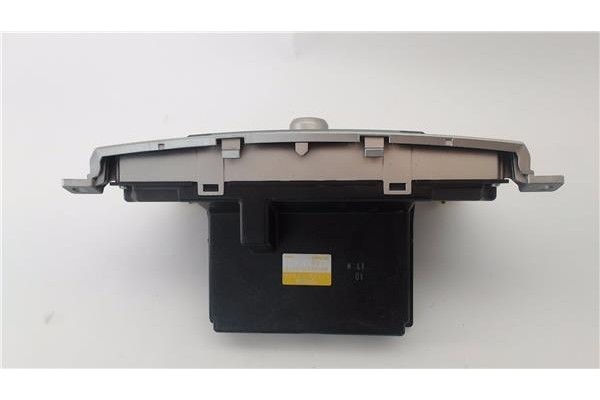 Recambio de mandos climatizador para toyota corolla verso (r1) 2.2 d-4d referencia OEM IAM 559020F010  
