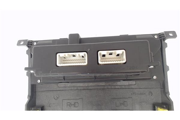 Recambio de mandos climatizador para toyota corolla verso (r1) 2.2 d-4d referencia OEM IAM 559020F010  