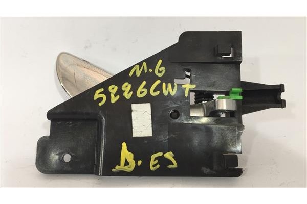 Recambio de manilla int. puerta delantero izquierda para mg mg zr 1.4 105 referencia OEM IAM FVB100290PMA  