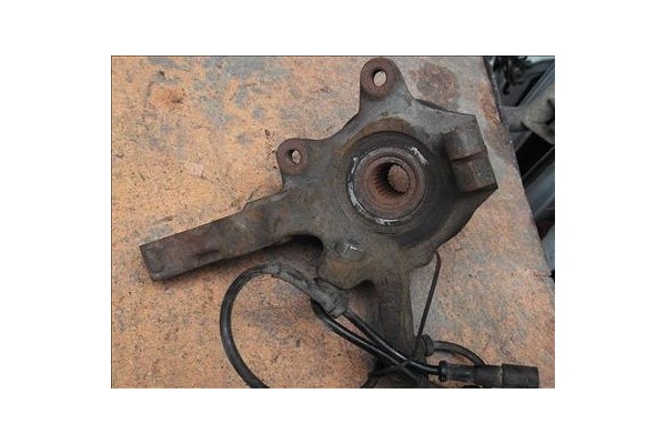 Recambio de mangueta delantero izquierda para renault megane i (ba0/1_) 1.9 dci (ba05, ba1f) referencia OEM IAM   