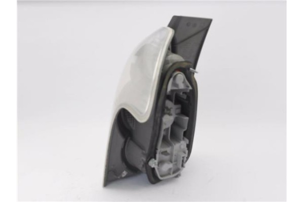 Recambio de piloto trasero derecho para toyota corolla verso (r1) 2.2 d-4d referencia OEM IAM 815510F020  