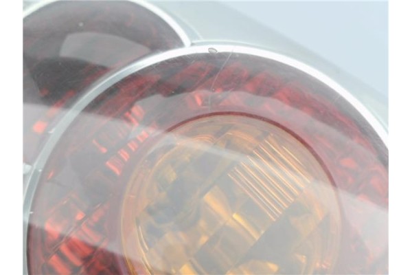Recambio de piloto trasero derecho para toyota corolla verso (r1) 2.2 d-4d referencia OEM IAM 815510F020  