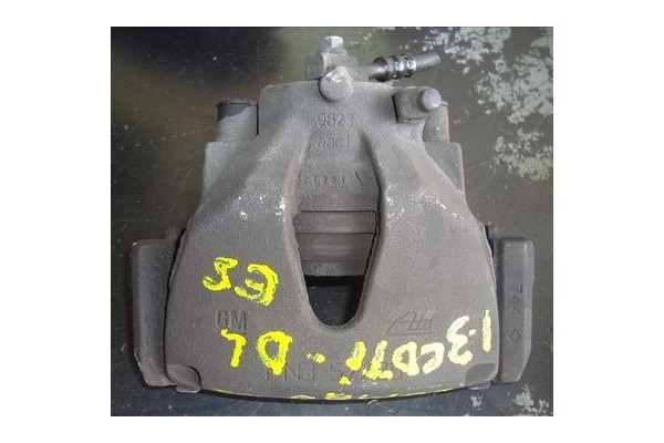 Recambio de pinza freno delantero izquierda para opel combo furgón/ranchera familiar 1.3 cdti 16v referencia OEM IAM  9823 