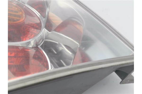 Recambio de piloto trasero izquierdo para toyota corolla verso (r1) 2.2 d-4d referencia OEM IAM 815610F020  