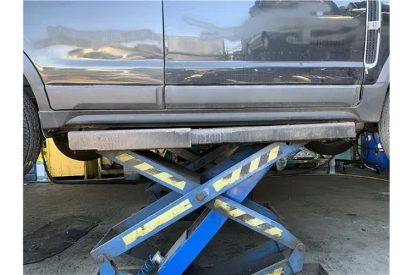 Recambio de spoiler talonera lat. derecha para opel antara 2.2 selective referencia OEM IAM 4808362 Recambio de spoiler talonera lat. derecha para opel antara 2.2 selective referencia OEM IAM 4808362