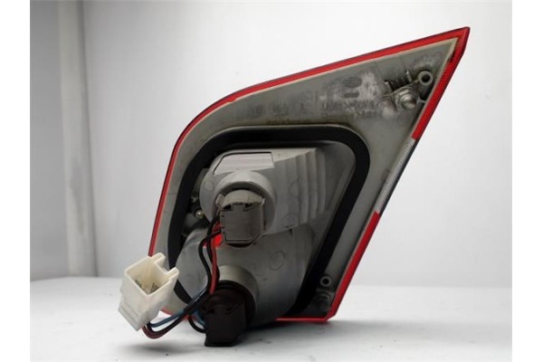 Recambio de piloto porton trasero izquierdo para mitsubishi carisma berlina 5 (da0) 1.8 16v gdi (da2a) referencia OEM IAM MR4854
