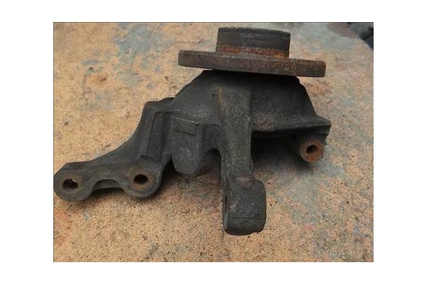 Recambio de mangueta delantero derecha para renault clio i fase i / ii (b/c57) 1.9 d (b/c/s576, b/c/s57l) referencia OEM IAM   