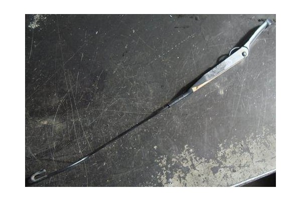 Recambio de brazo limpiaparabrisas delantero para opel combo furgón/ranchera familiar 1.3 cdti 16v referencia OEM IAM   